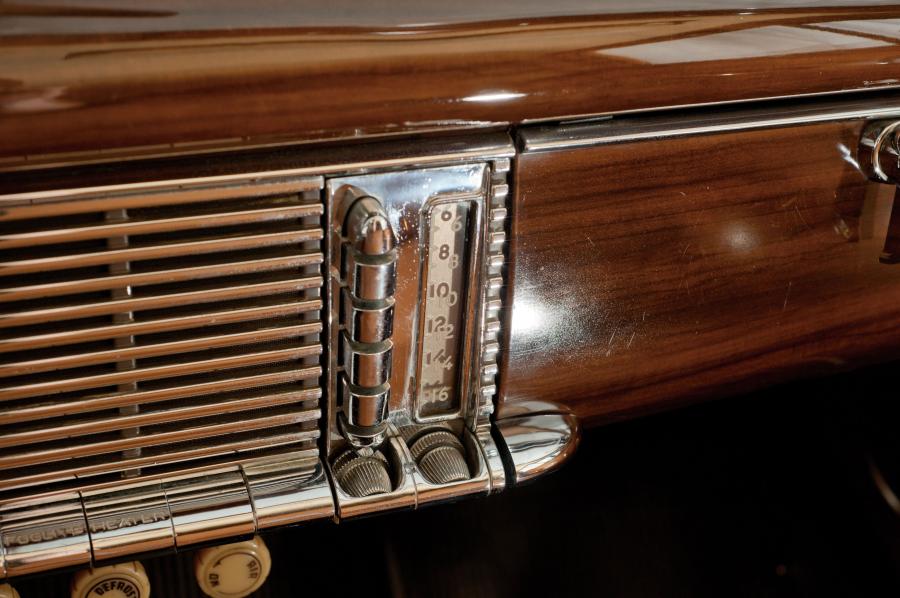 Детали интерьера Packard Eight Station Sedan (2293) 1948 года  (фото 39 из 63)
